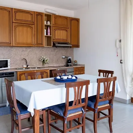 Casa May-terrace With Lake View Apartment